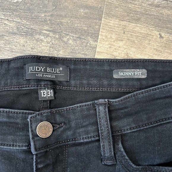 Judy Blue Skinny Fit Jeans 13/31 Stretch Black Distressed Animal Print Raw Hem - Picture 3 of 10
